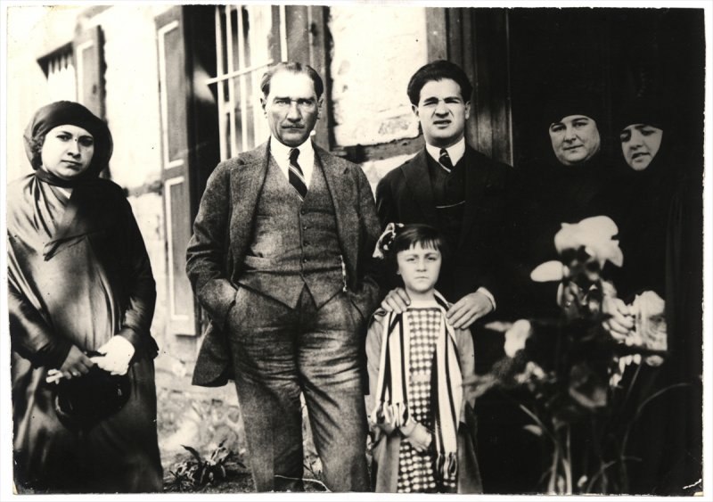 Atatürk'ün çocuk sevgisi