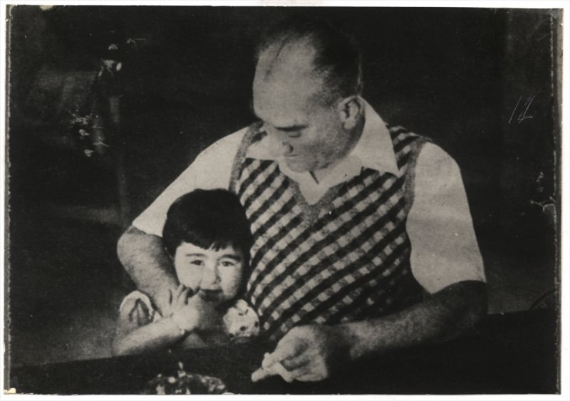 Atatürk'ün çocuk sevgisi