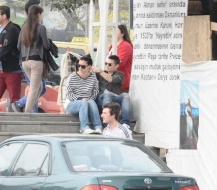 Rüzgar Erkoçlar sevgilisiyle görüntülendi