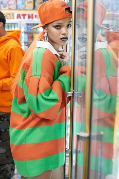 Rihanna'dan renkli saç modelleri
