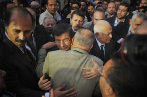 Ahmet Davutoğlu hüngür hüngür ağladı