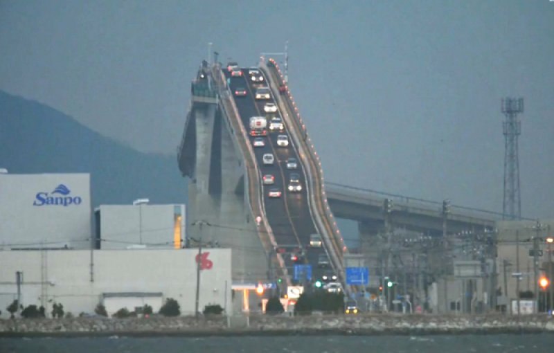 Japonya'nın sıradışı köprüsü Eshima Ohashi 