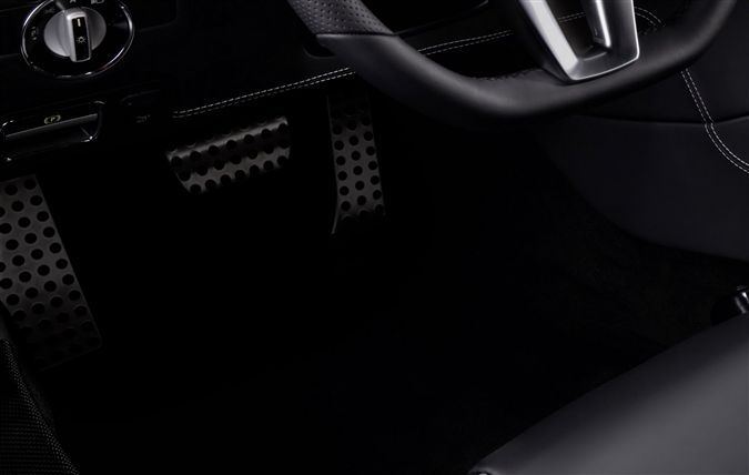 Martı kanat Mercedes SLS AMG