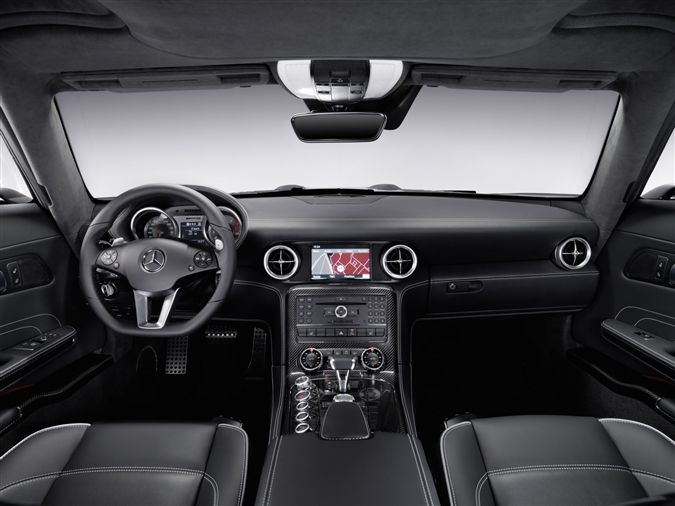 Martı kanat Mercedes SLS AMG