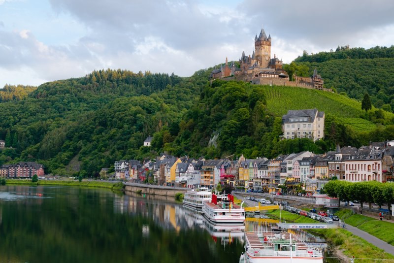 12. yüzyıldan kalan Cochem Kalesi