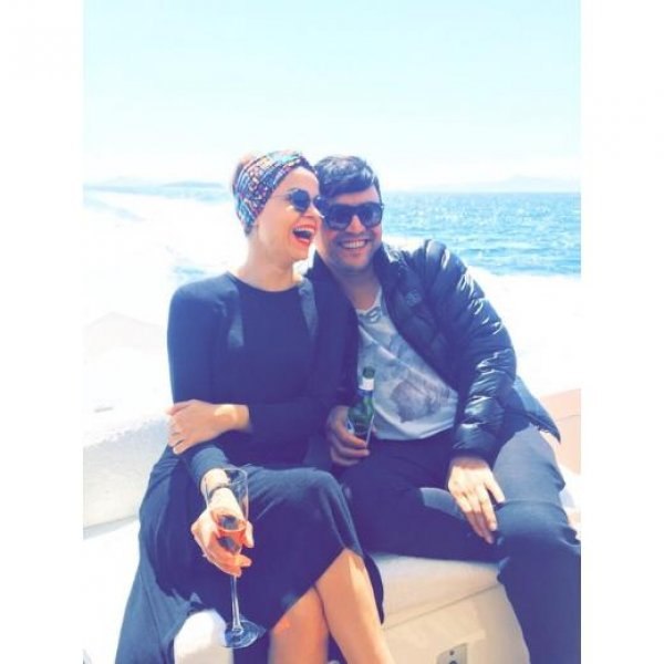 Şinasi Yurtsever ile Ferihan Kaya nişanlandı