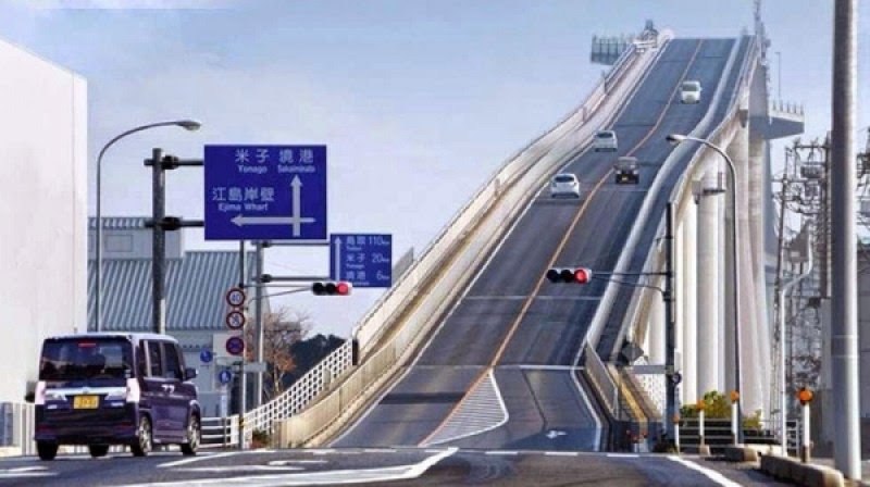 Japonya'nın sıradışı köprüsü Eshima Ohashi 