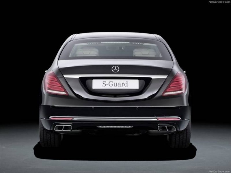Mercedes yeni aracı S600 Guard'ı tanıttı
