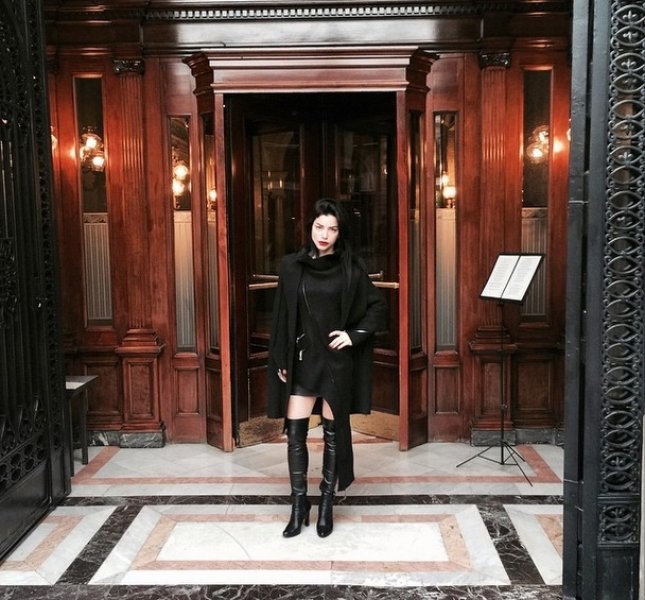 Güzel oyuncu Merve Boluğur'un Instagram fotoğrafları 