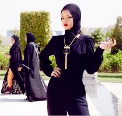 Rihanna'nın başörtülü görüntüleri