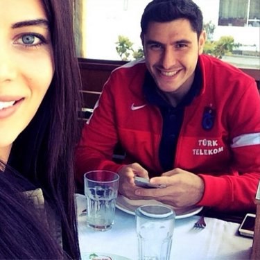 Ceren Hindistan ve Özer Hurmacı aşkı yeniden başladı 