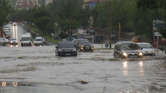 Ankara'da metroyu su bastı