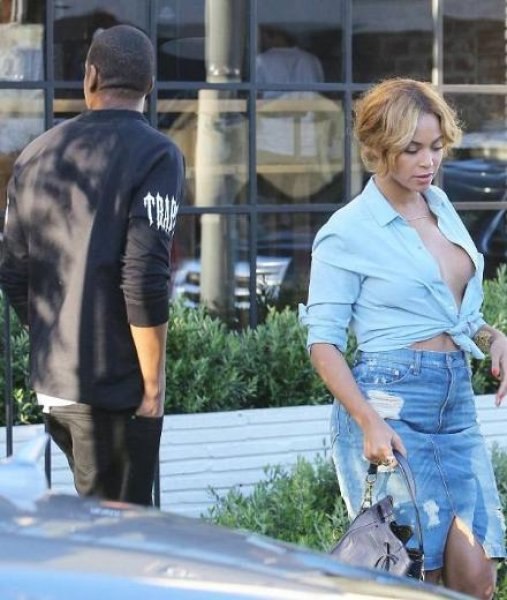 Ünlü şarkıcı Beyonce frikik verdi