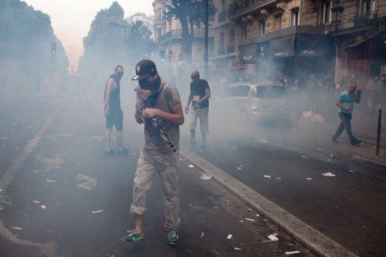Fransa'da İsrail protestolarına polisten sert müdahale