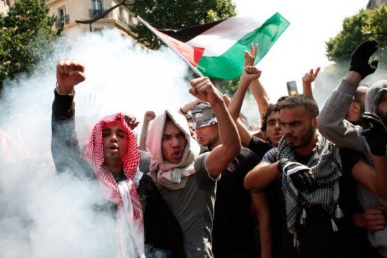 Fransa'da İsrail protestolarına polisten sert müdahale