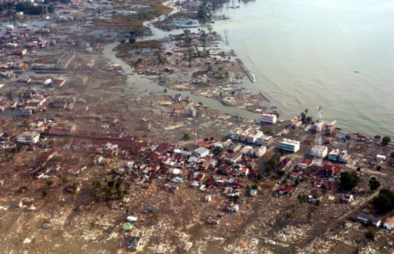 Tarihte Bugün: Endonezya'da tsunami faciası