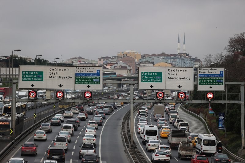 İstanbul'da kısıtlama öncesinde trafik yoğunluğu