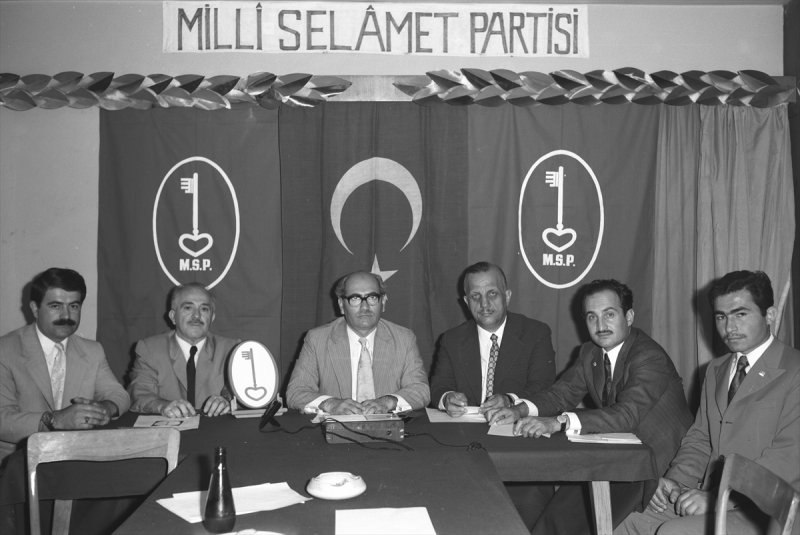 Oğuzhan Asiltürk'ün siyasi hayatı