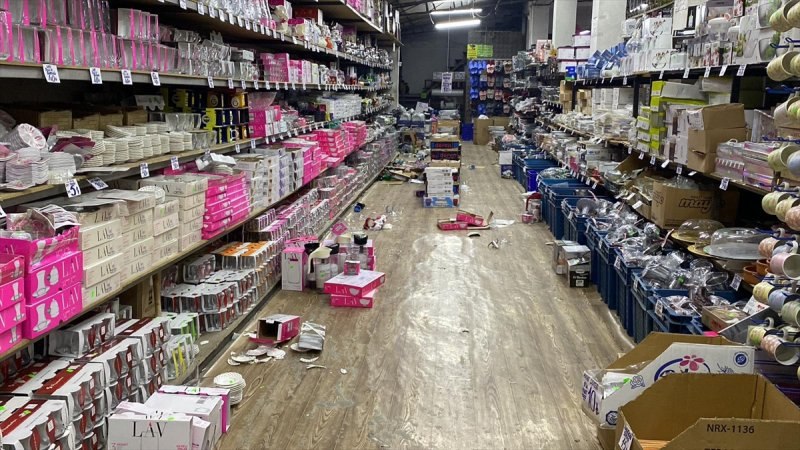 Düzce 5.9 şiddetindeki depremle sarsıldı
