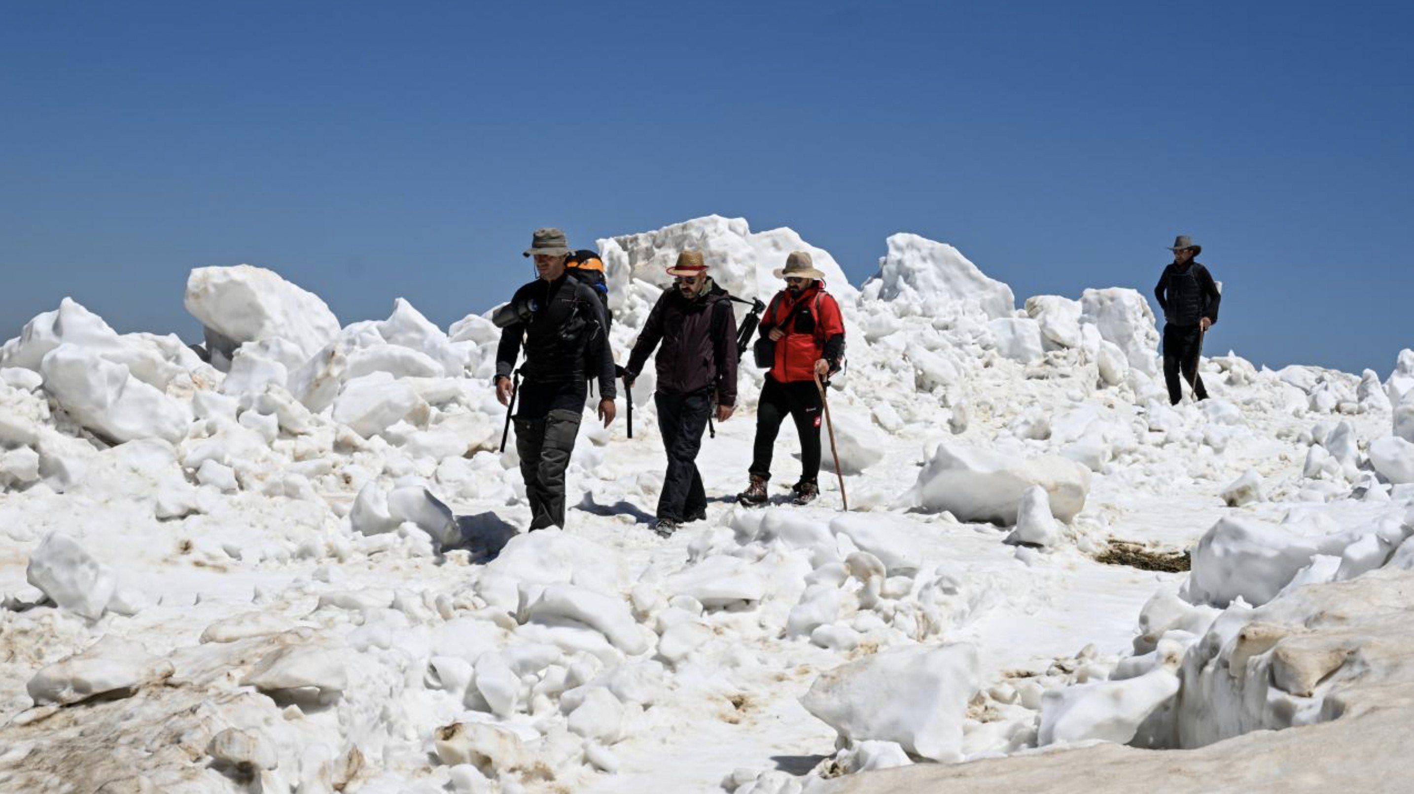 Hakkari'de adrenalin tutkunları karın keyfini çıkardı