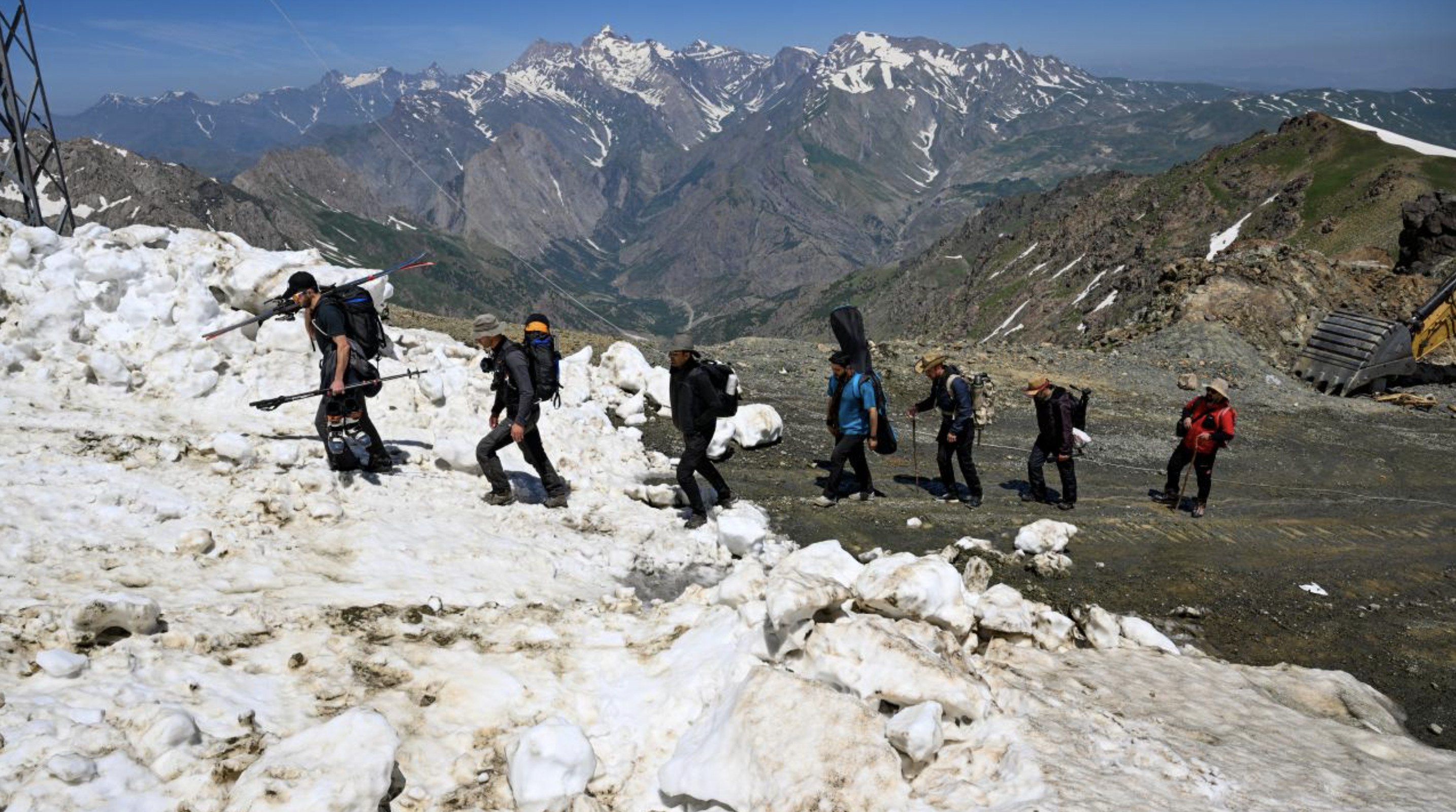 Hakkari'de adrenalin tutkunları karın keyfini çıkardı