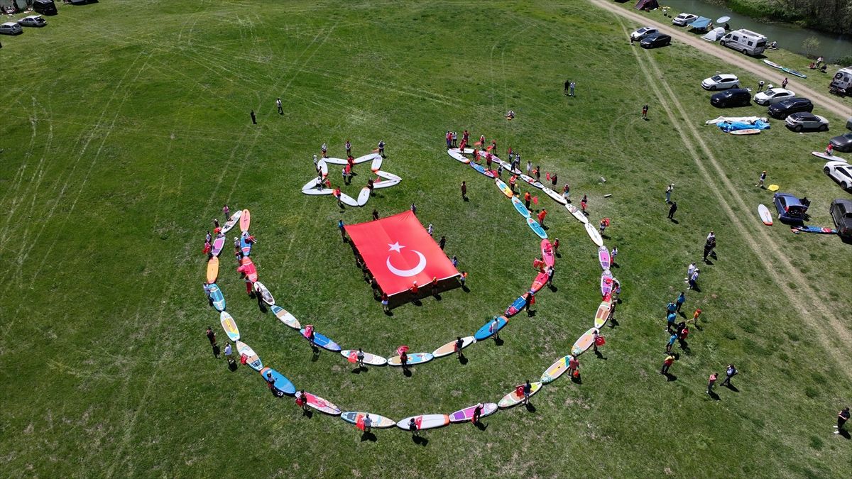 Kayseri'de ay yıldızlı kürek şöleni nefes kesti