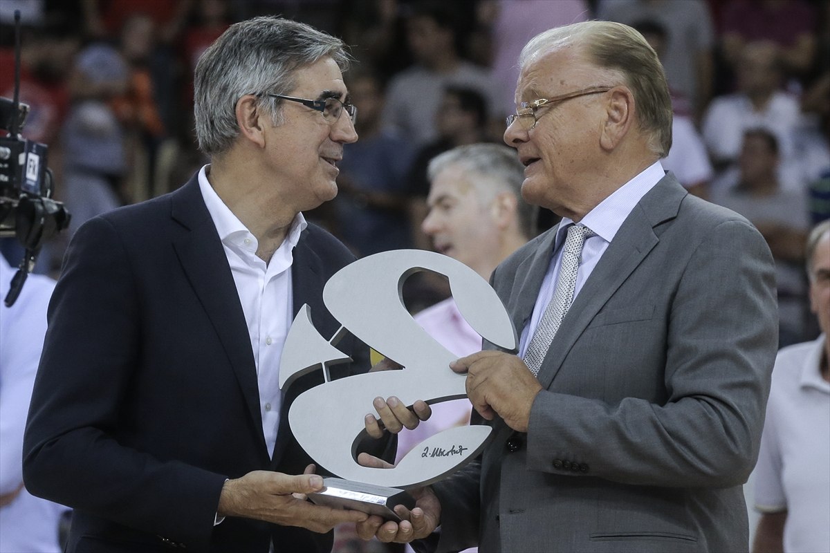 Ünlü basketbol koçu Ivkovic'ten jübile