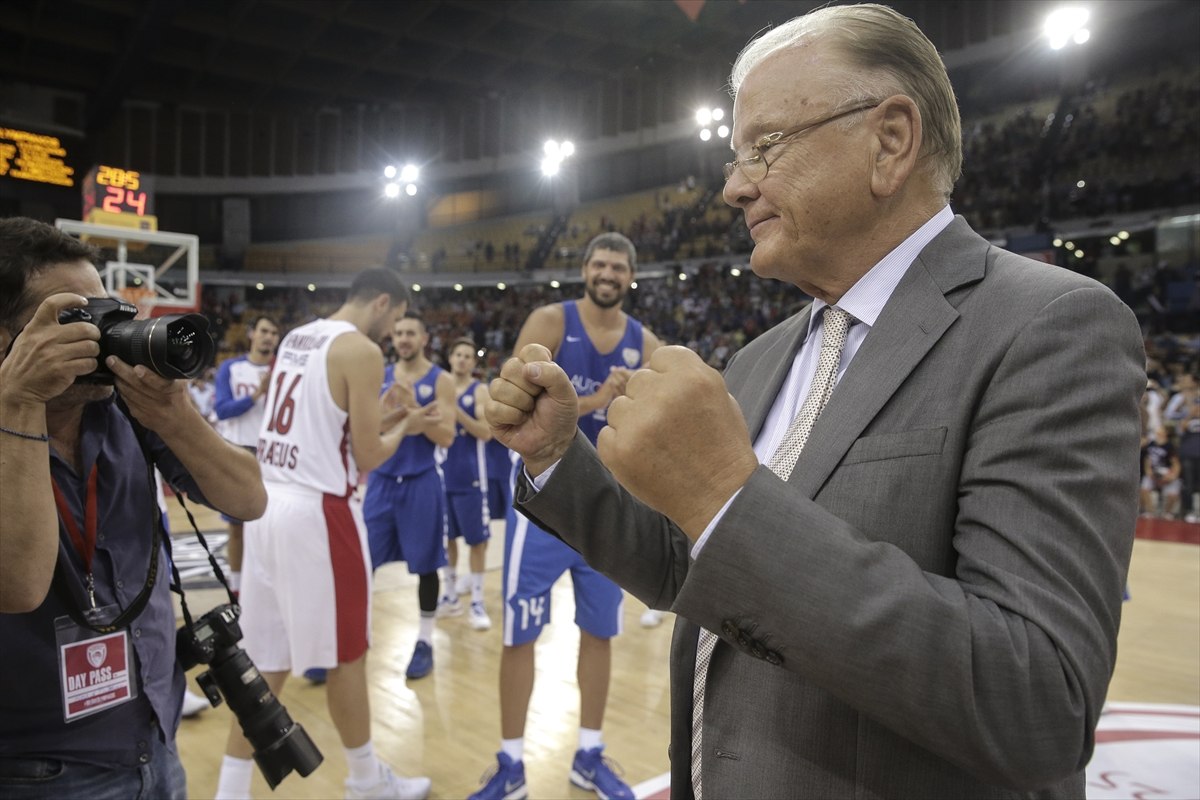 Ünlü basketbol koçu Ivkovic'ten jübile