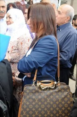 Aysel Tuğluk'un lüks 'Louis Vuitton' çantası