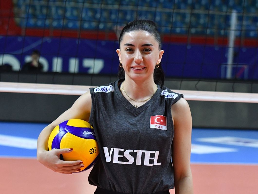 melis-yilmaz-calismalarimiza-siki-bir-sekilde-devam-ediyoruz_fb92d916.jpg (1060×795)