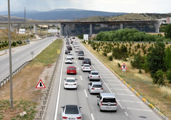 Bayram dönüşü trafik yoğunluğu