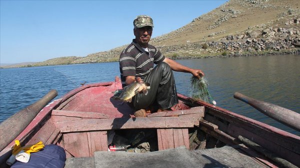 Denizsiz kentlerin balıkçıları sezonu açtı