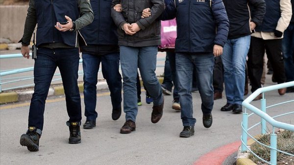 FETÖ'nün mahrem imamlarına operasyon