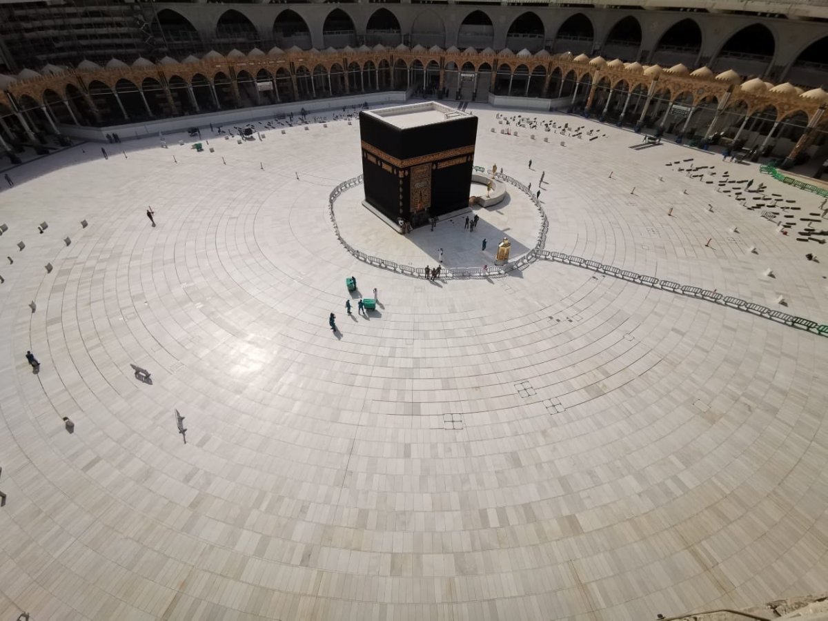 Suudi Arabistan bu yıl ülke dışından hacı kabul etmeyecek