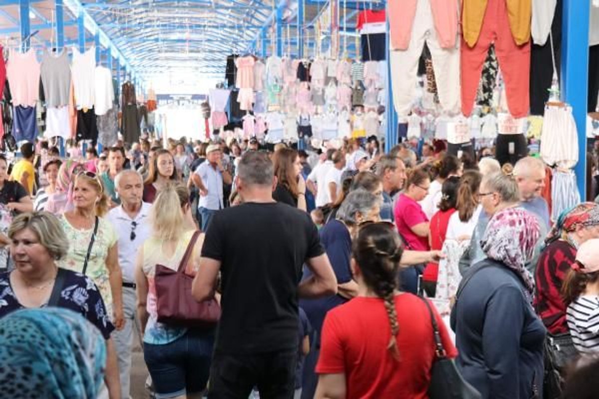 Edirne pazarı Yunan ve Bulgar turistle doldu