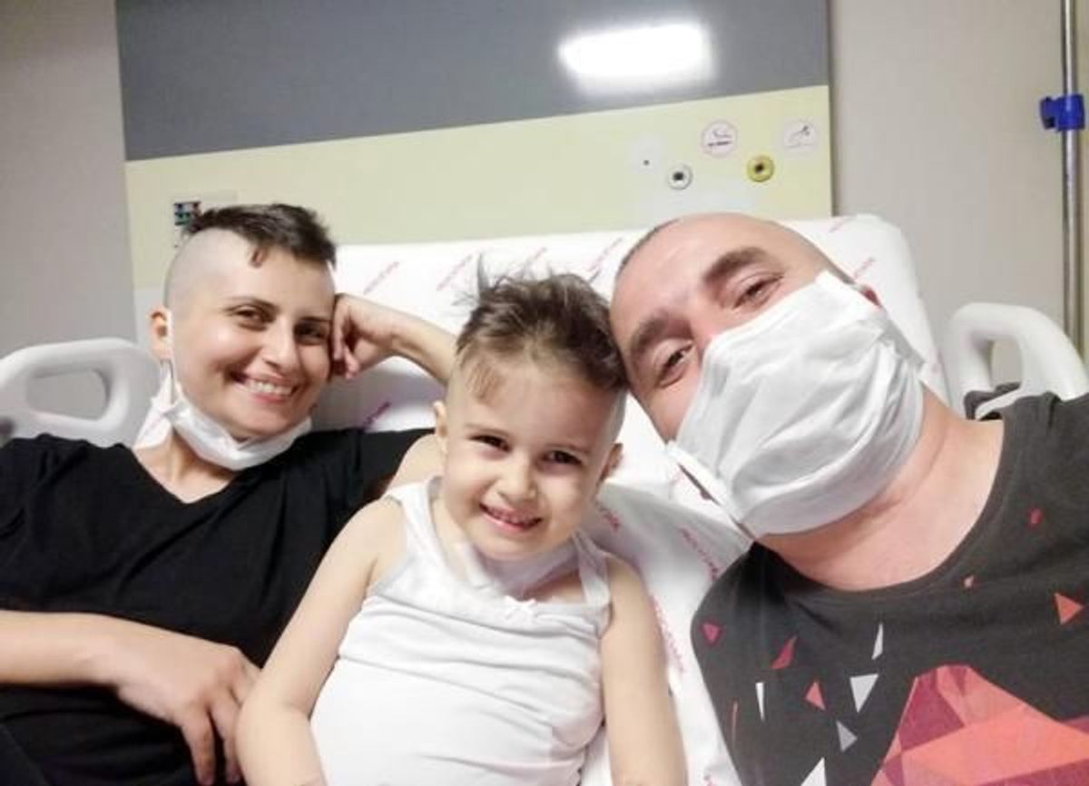 Tedavi gören minik Öykü 74 gün sonra deniz gördü