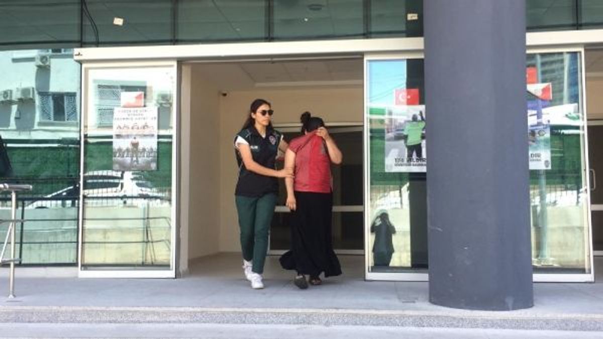 Bursa'da uyuşturucu taciri kadın 2 silahla yakalandı