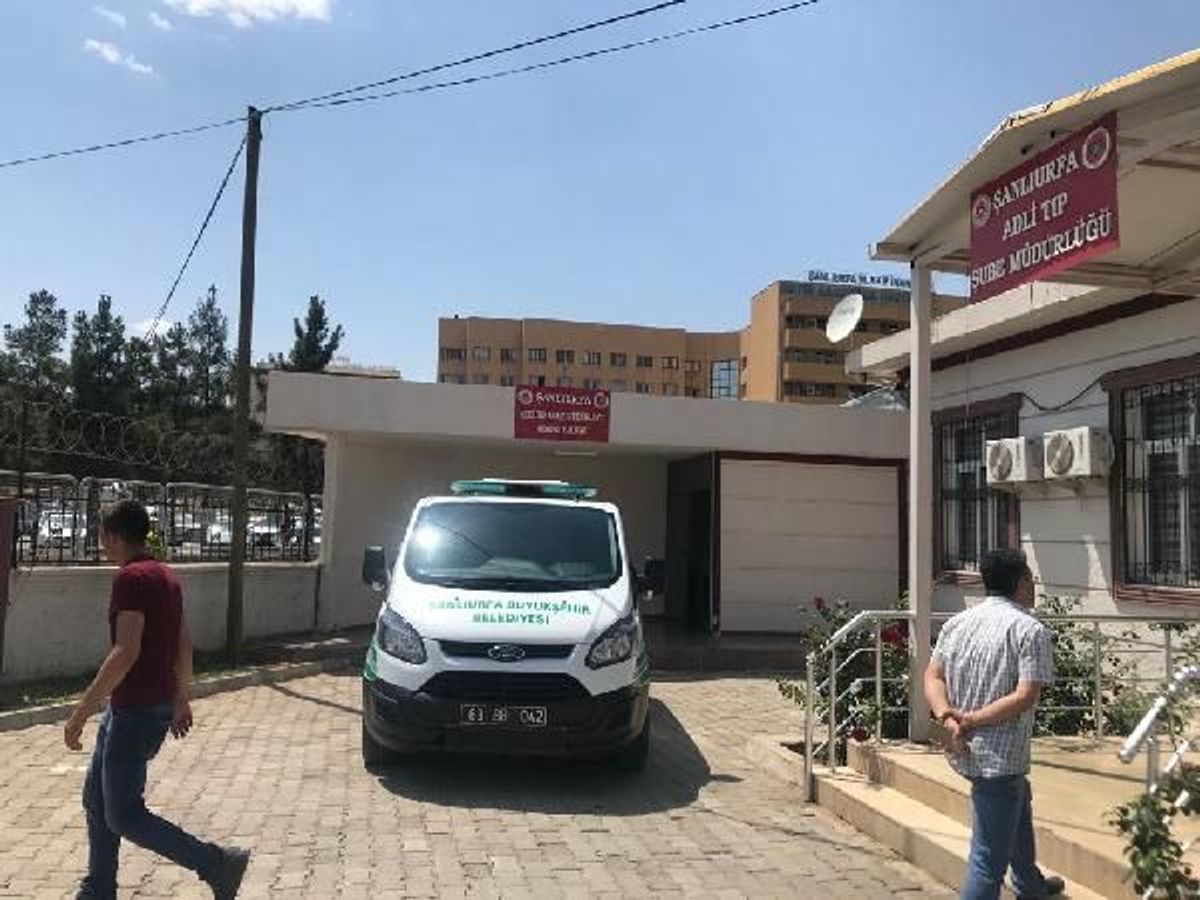Salça yapmak için çıktığı terastan düşen kadın öldü