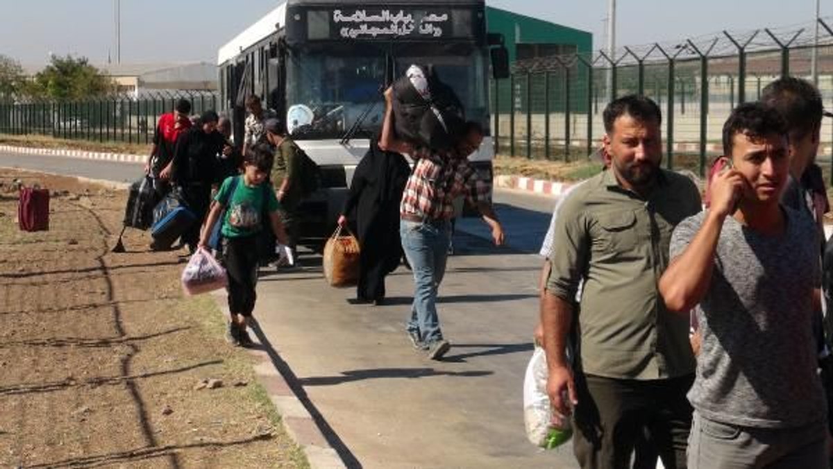 37 bin Suriyeli Türkiye'ye döndü