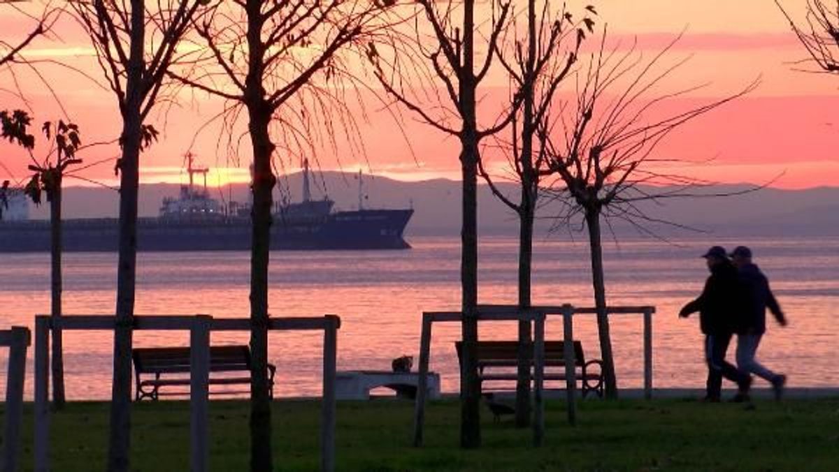 İstanbul'da güneşin doğuşuyla gelen renk cümbüşü
