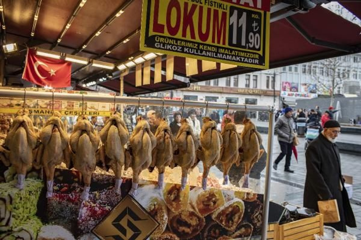 Eminönü'nde yılbaşı alışverişi yoğunluğu