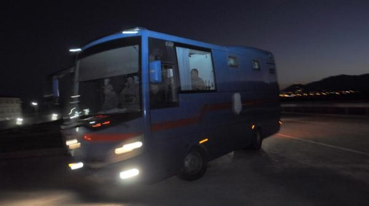 Adıyaman'daki 200 mahkum İslahiye'ye getirildi