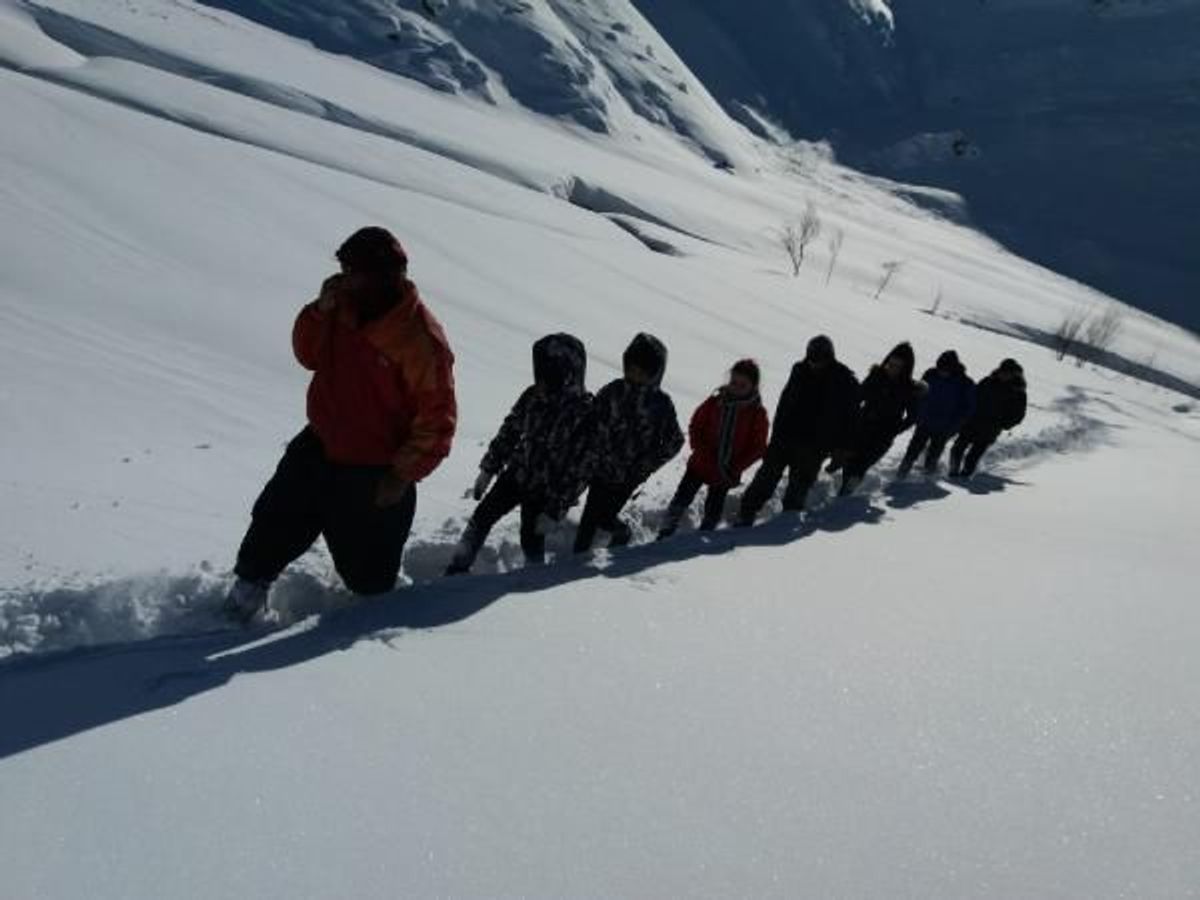 Hakkari'de öğrenciler kar nedeniyle mahsur kaldı