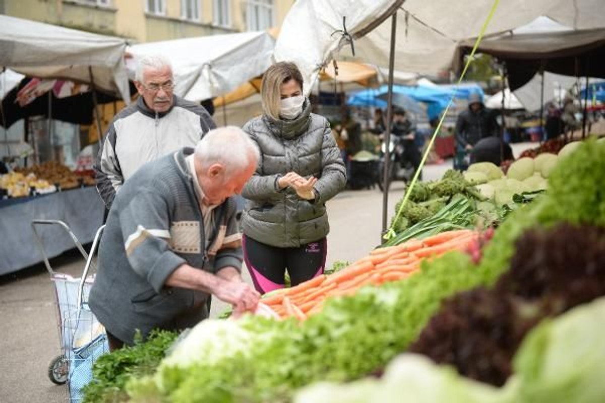 Gümrükler kapanınca pazarda fiyatlar düştü