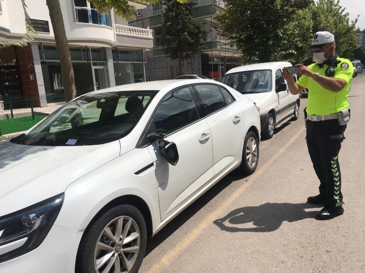 Aksaray'da çarptığı araca 'çarpan benim' notu bıraktı