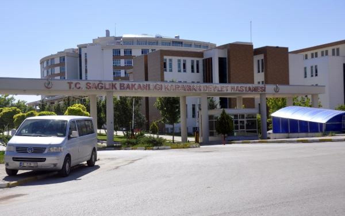 Karaman'da karın ağrısıyla hastaneye gitti, şişe çıktı