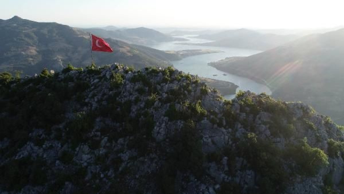 Güneşin doğuşunu, Yün Dağı'ndan izliyorlar