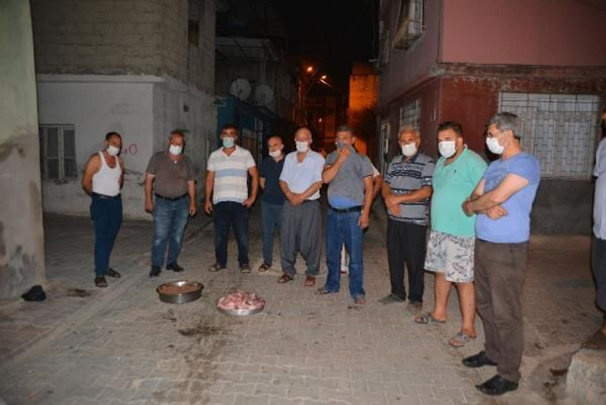 Adana'da elektrik kesintisi, etlerin bozulmasına yol açtı