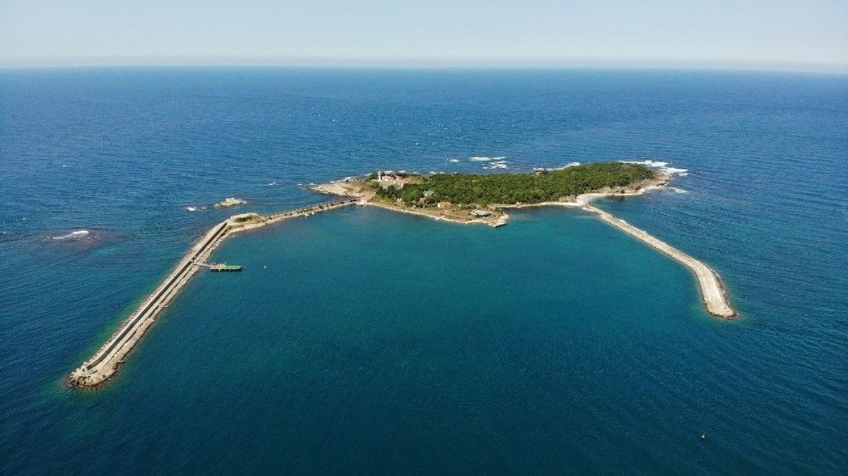 Kefken Adası'nda sadece bir aile yaşıyor