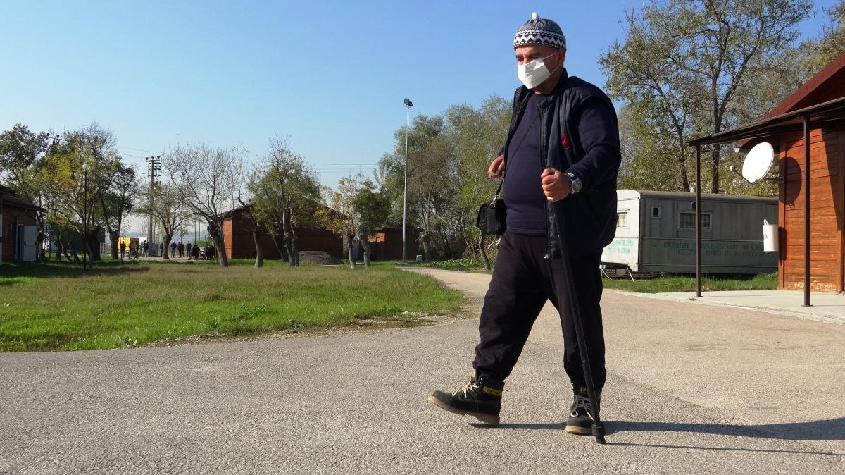 100'e yakın ülke gezip 10 dil bilen Bursalı gurbetçi, barınma evinde kalıyor